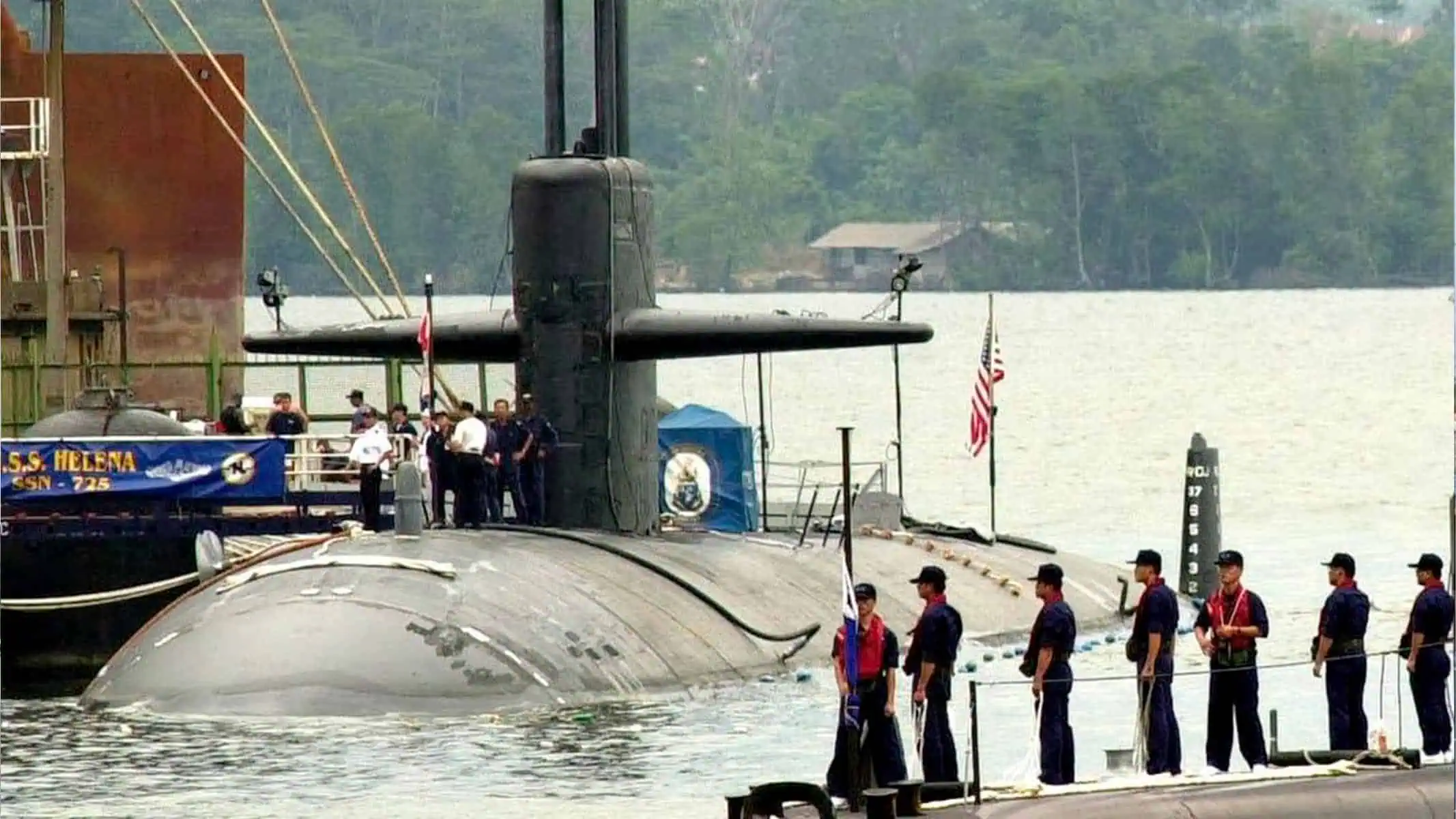 Submarino Nuclear de EE.UU. Llega a Guantánamo: ¿Rutina o Estrategia de Defensa?