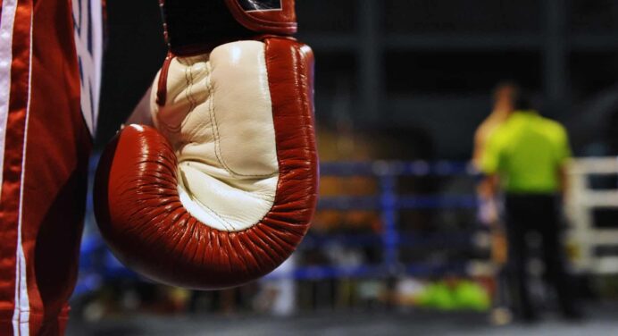 Suspenden Combate Profesional de Boxeador Cubano en México
