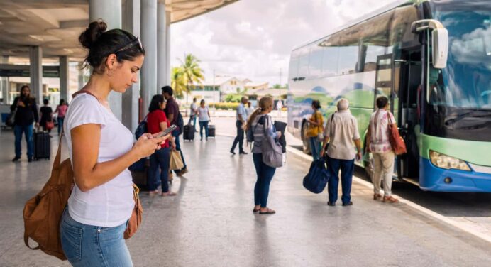 Nueva plataforma permitirá comprar pasajes desde el extranjero para viajar por Cuba