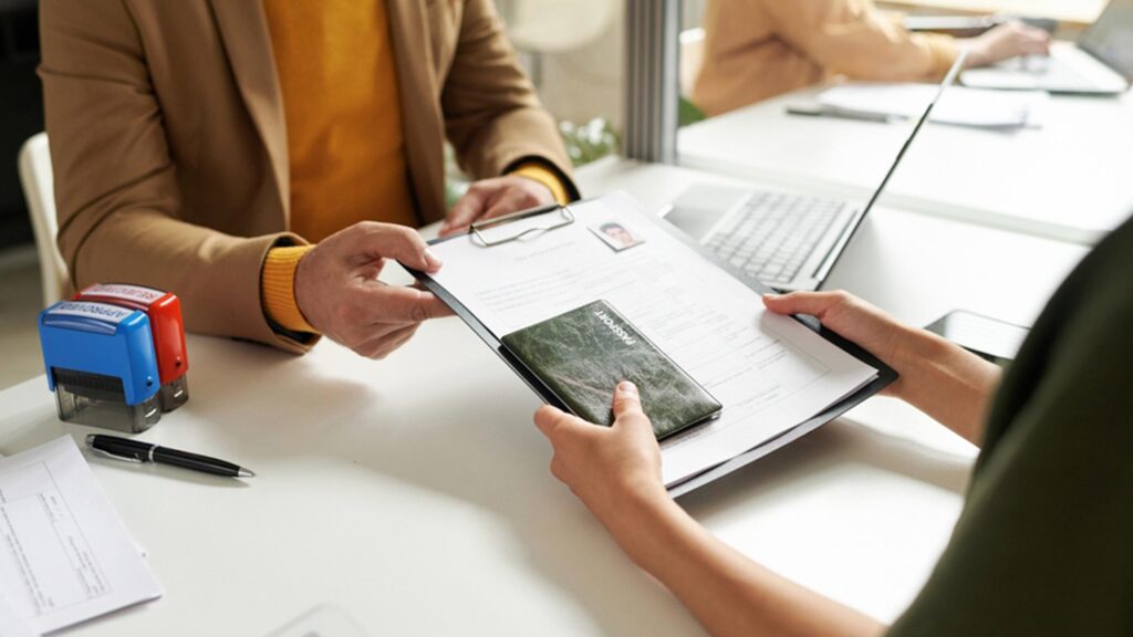 Tipos de empleo para cubanos según tu estatus migratorio