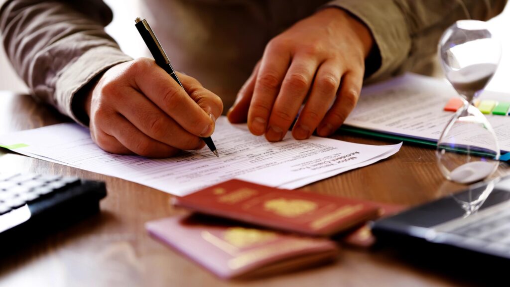 Trámites paso a paso para habilitar o renovar el pasaporte cubano desde el exterior