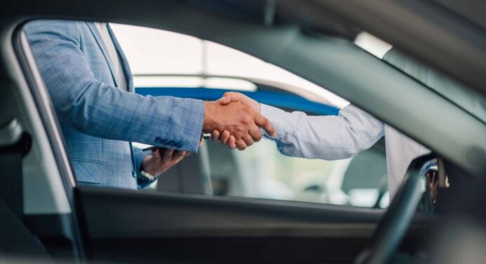 Cómo hacer la Transferencia Legal de un Carro en Cuba entre Particulares en 2025