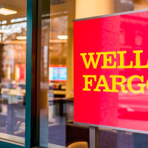 ¿Turbulencia Bancaria en Wells Fargo? Estas Sucursales Financieras Estadounidenses Cerrarán en Abril