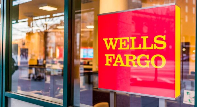 ¿Turbulencia Bancaria en Wells Fargo? Estas Sucursales Financieras Estadounidenses Cerrarán en Abril