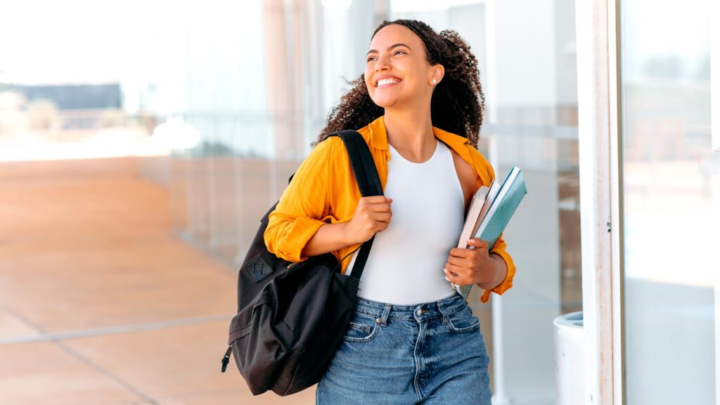 Universidades y Países de Destino más Frecuentes