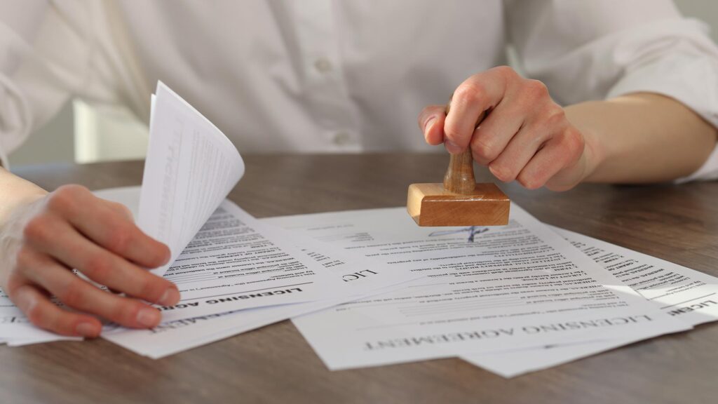 Vías para solicitar documentos legales cubanos desde el exterior