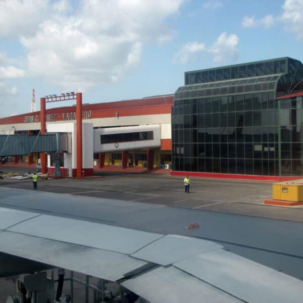 aeropuerto cubano incrementa sus operaciones