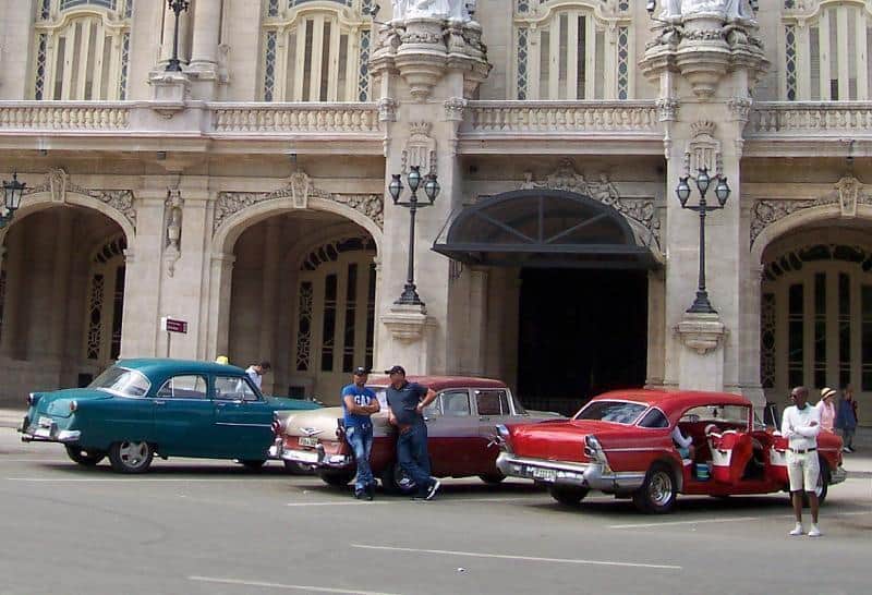 Autos clásicos americanos en Cuba