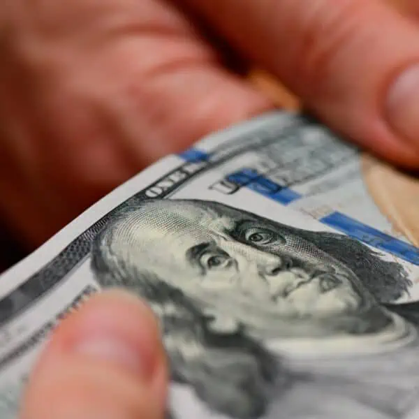 Banco Central de Cuba Aclara Dudas sobre Depósito de Dólares Estadounidenses