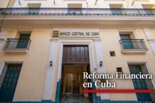 Sucursal de un banco estatal en Cuba, en el contexto de la reforma del sistema financiero y el acceso a divisas