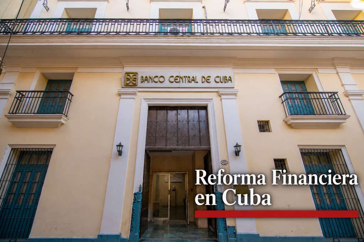 Sucursal de un banco estatal en Cuba, en el contexto de la reforma del sistema financiero y el acceso a divisas