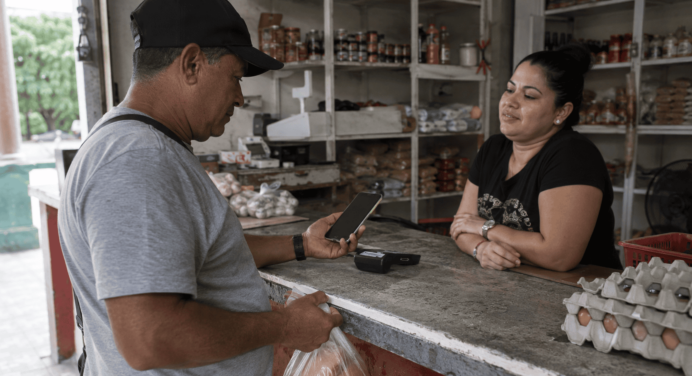 Cuba Cambia la Bonificación por Pagos Electrónicos: Clientes Recibirán 4% y Comercios 2%