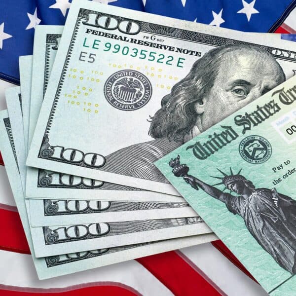 cheques de hasta 1044 dolares en estos estados de estados unidos