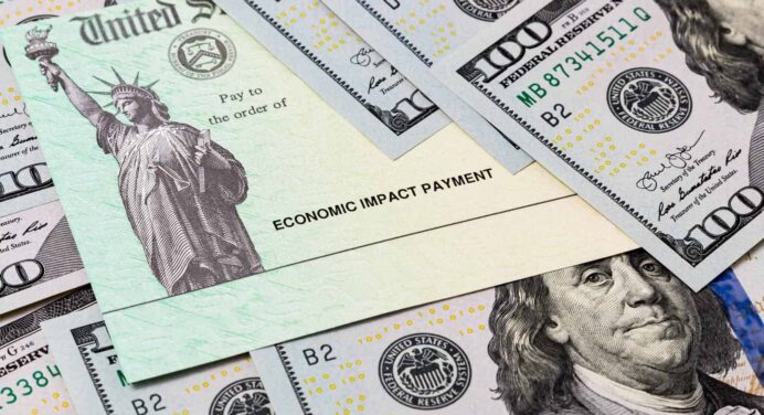 Cheques de hasta $1000 Dólares y Más Llegarán en Marzo en estos 5 Estados de Estados Unidos