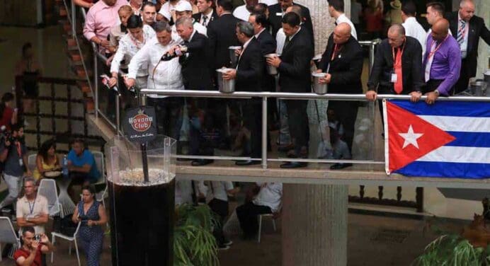 Coctel Cuba Libre más Grande del Mundo Record Guinness
