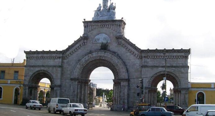 Necrópolis de Cristóbal Colón