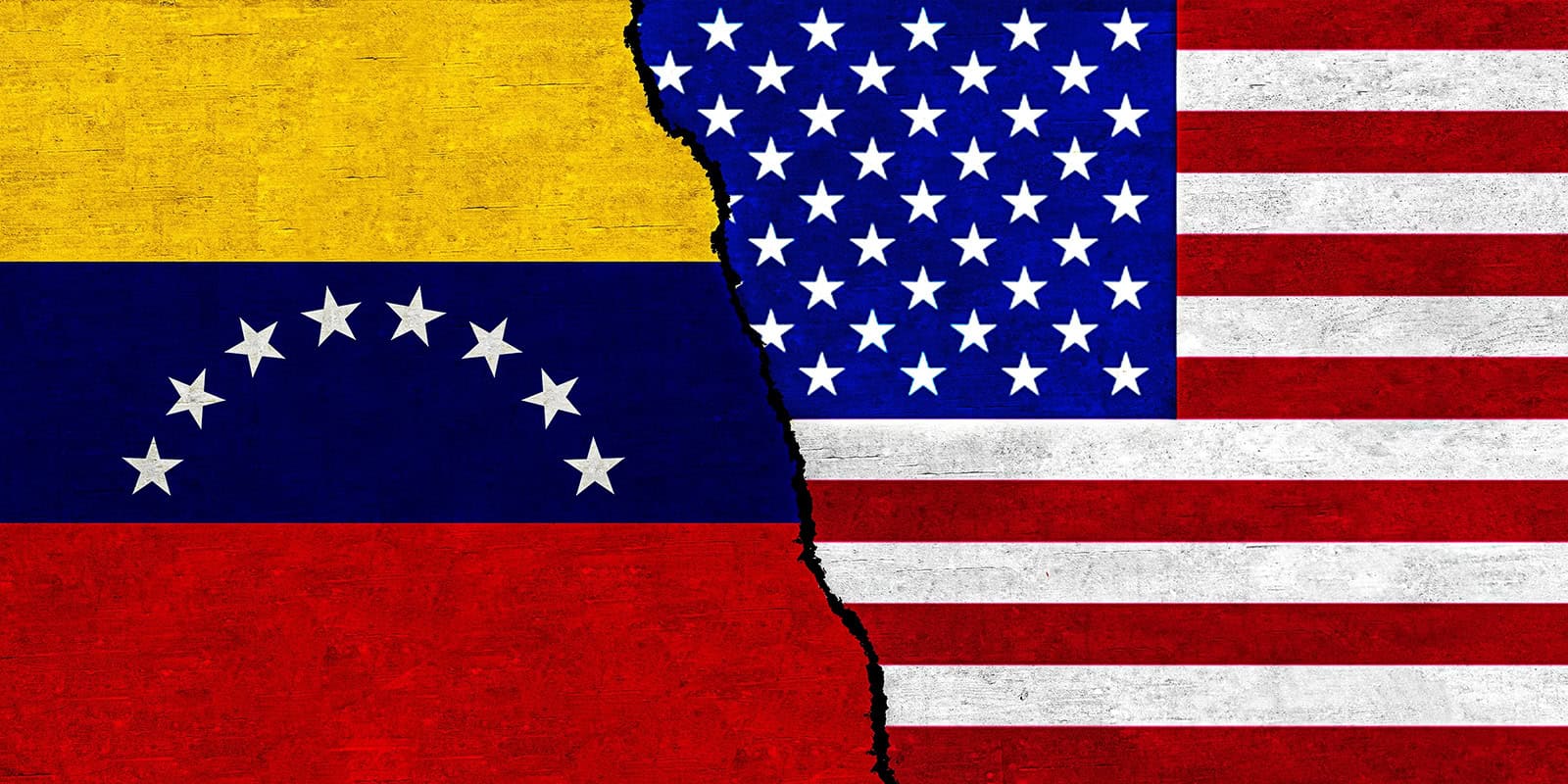 Banderas de Venezuela y Estados Unidos divididas representando la crisis bilateral de enero 2026