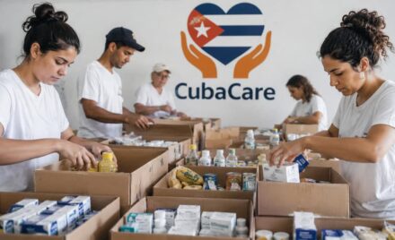 Voluntarios organizan medicamentos y alimentos para ayuda humanitaria destinada a familias en Cuba
