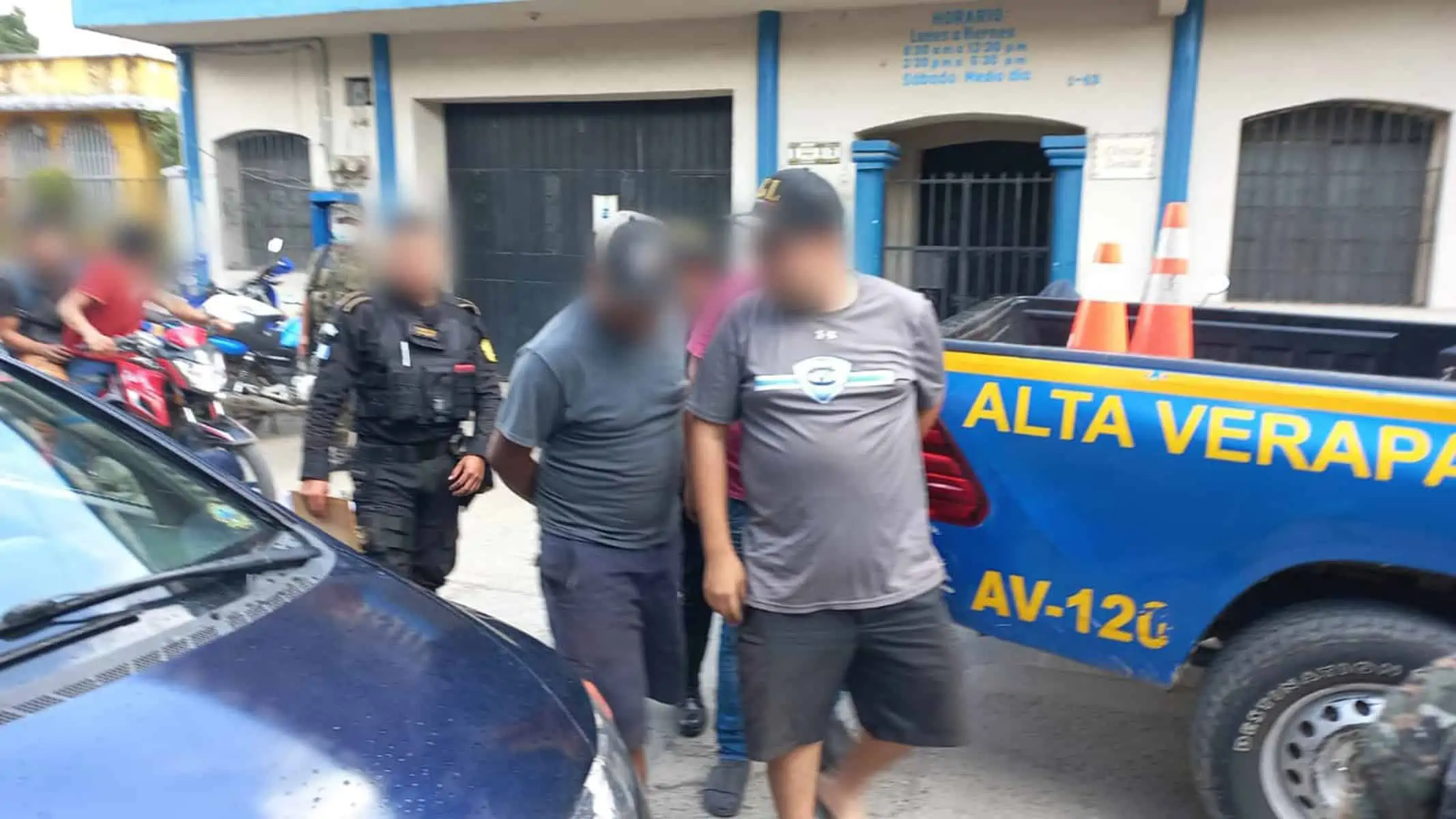 detienen a dos grupos de cubanos en guatemala