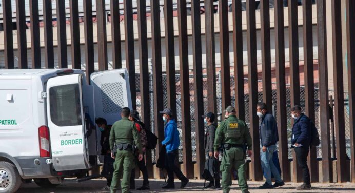 Nuevos Grupos de Migrantes son Encontrados por La Patrulla Fronteriza del Valle del Rio Grande