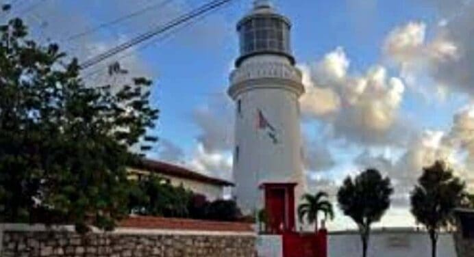 Faro de San Perdro de la Roca