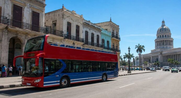 Cuba podría autorizar guías turísticos privados: qué cambiaría y quiénes podrían trabajar 