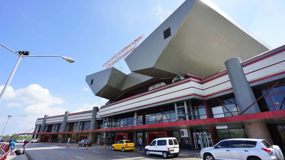 importación de alimentos aseo y medicamentos a Cuba