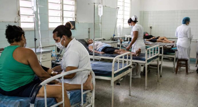 Intoxicación Alimentaria en Santiago de Cuba deja 52 Personas Afectadas