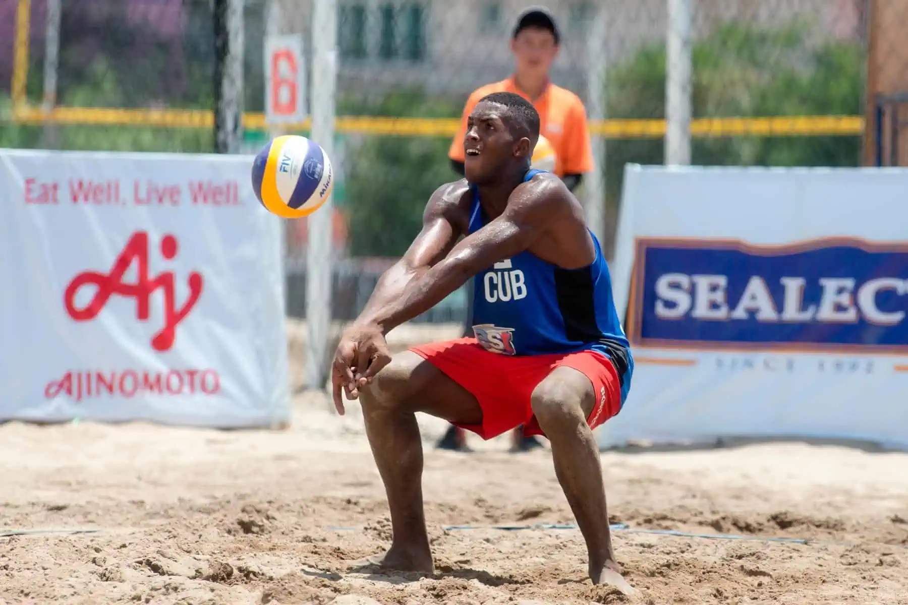 jugador de voleibol de playa cubano