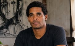 Luis Manuel Otero Alcántara volvió a ocupar titulares tras su llegada a Estados Unidos en julio de 2026, reavivando el interés sobre su trayectoria artística y política.