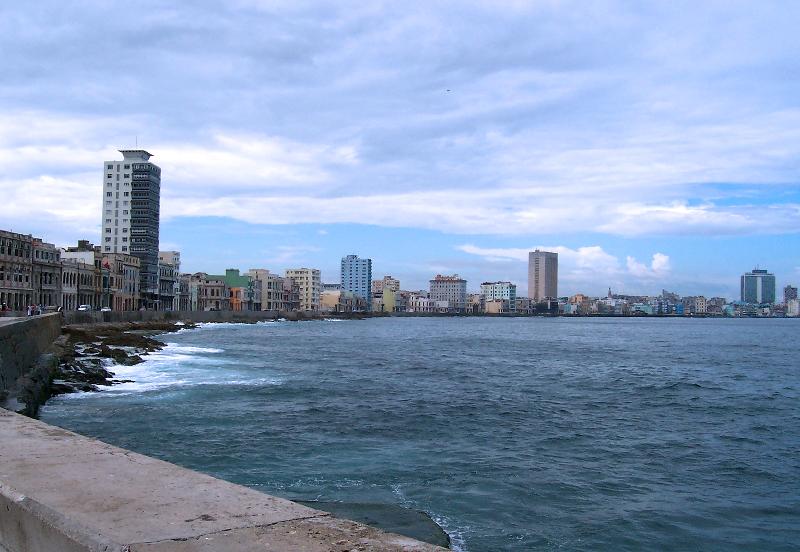 El Malecón habanero