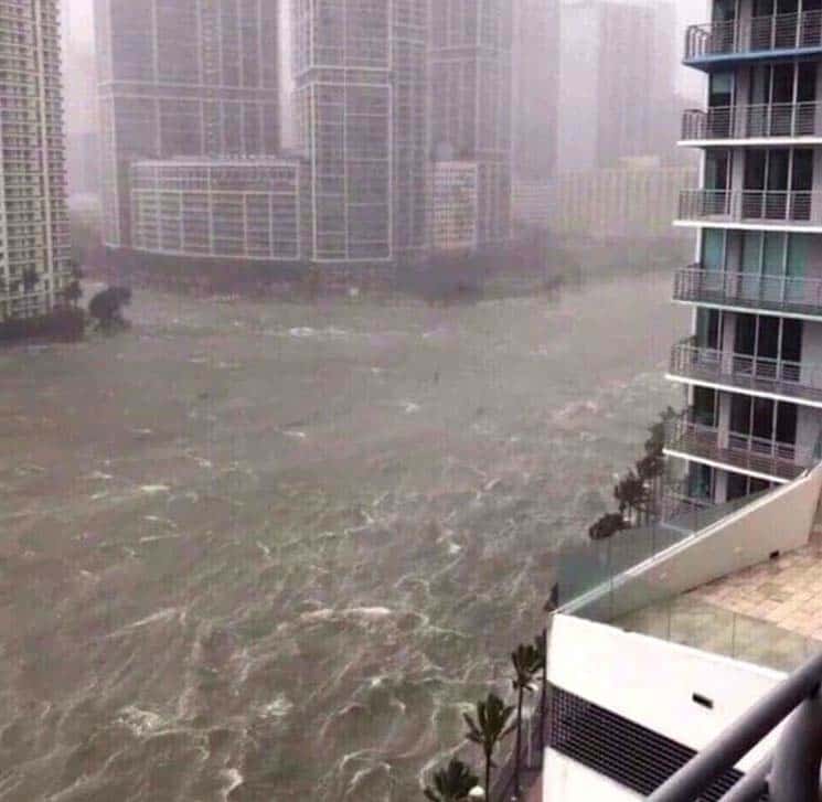 Primeras Imágenes del paso del Huracan Irma por la Florida