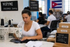 Pequeño negocio privado (mipyme) en Cuba en plena actividad, en el contexto de las nuevas medidas económicas