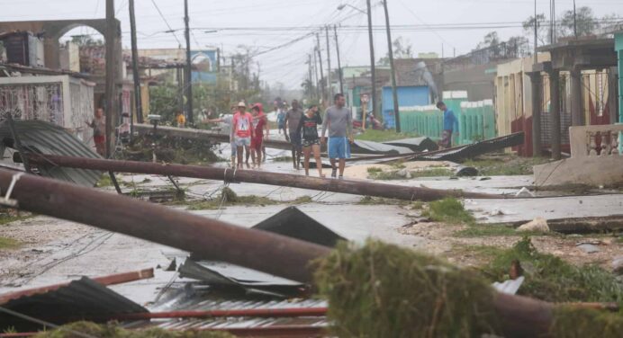 Entregan Nuevo Donativo de Suministros a Cuba tras el Paso de Ian
