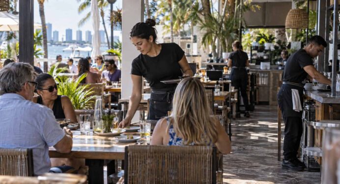 Florida Cambia el Salario Mínimo: ¿Cuánto Cobrarás por Hora desde Septiembre?