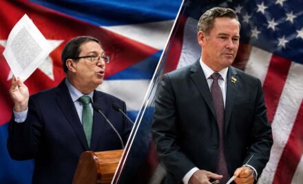 Composición editorial que muestra a representantes de Cuba y Estados Unidos en una imagen dividida diagonalmente durante un contexto de tensión diplomática relacionado con un debate en la ONU.