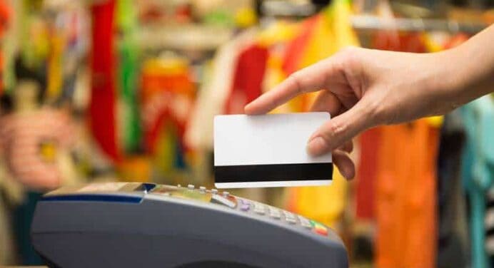 Bonificaciones para Compras con Tarjetas Magnéticas en Cuba