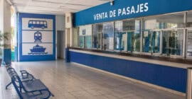 Área de venta de pasajes nacionales en una terminal de transporte en Cuba