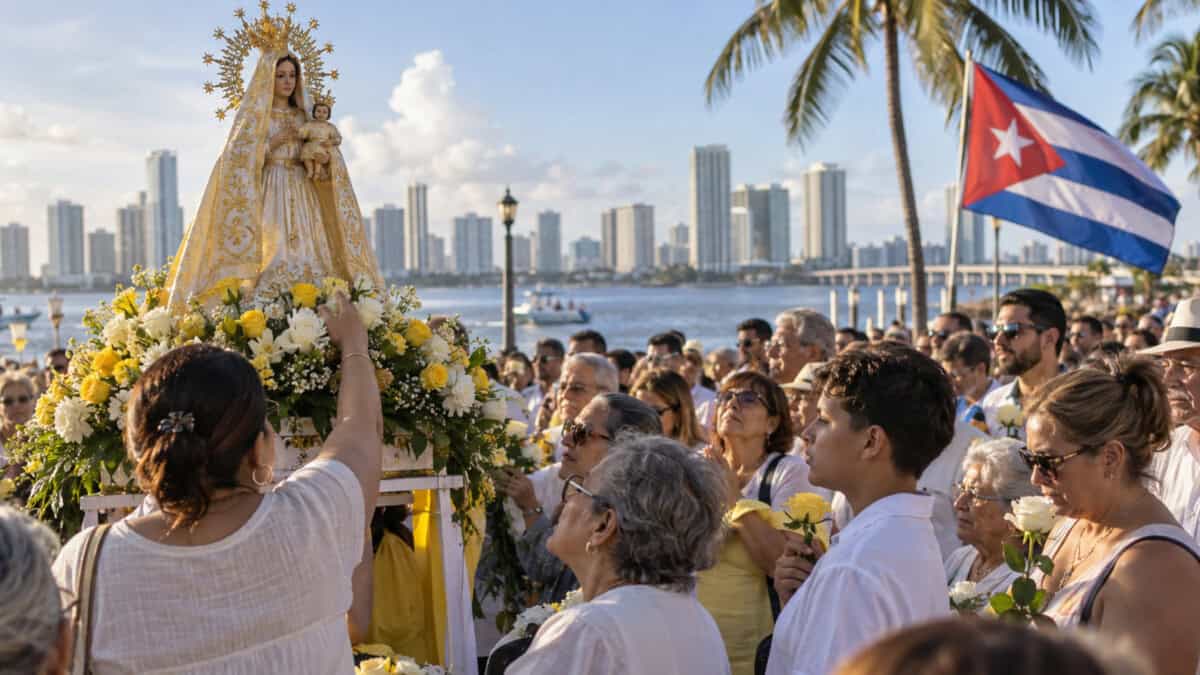 Fieles cubanos participan en una celebración dedicada a la Virgen de la Caridad del Cobre en Miami.